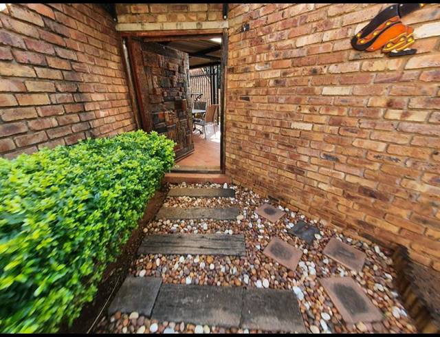 3 BEDROOM HOUSE FOR SALE IN KARENPARK